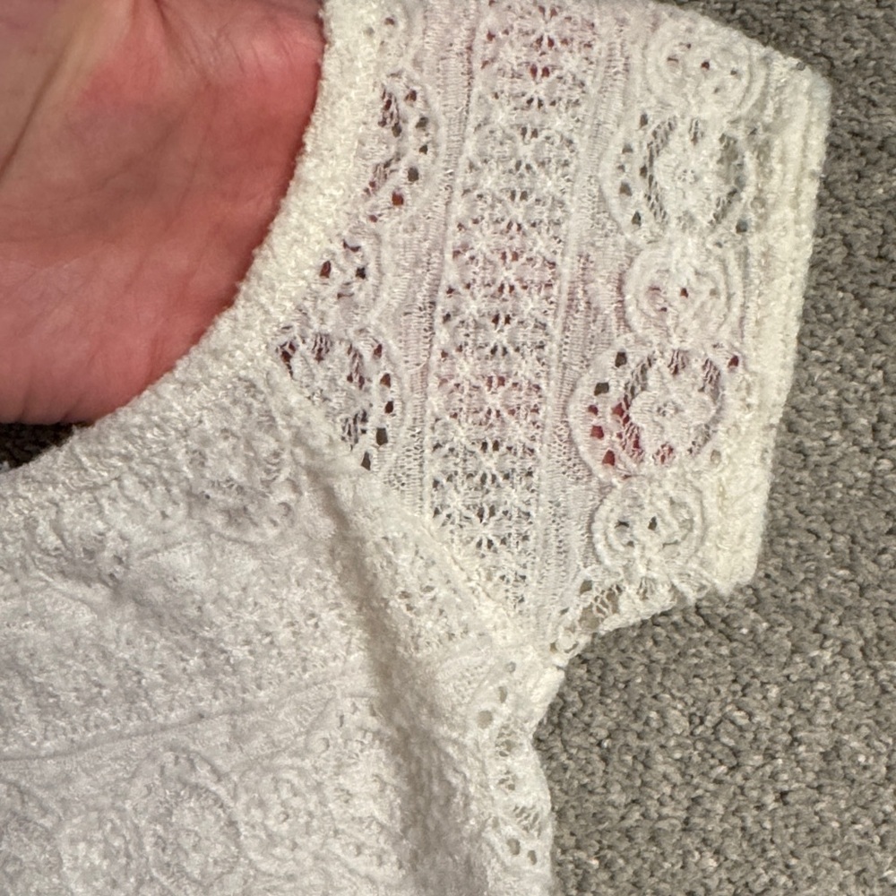 Hollister Lace Off-Shoulder Crop Top - Cream - Picture 3 of 3